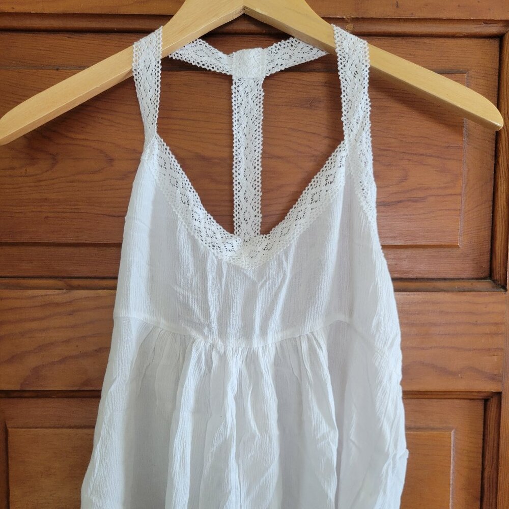 NWT Forever 21 Backless Halter Top Blouse White Lace Detail Sz M